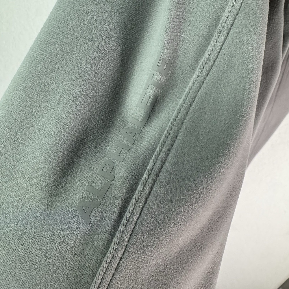 NWT| Alphalete‎ Gray Flare Leggings Yoga Pants High Rise | Women XS - Picture 9 of 10